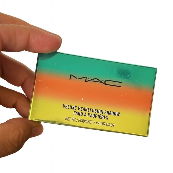 MAC Cosmetics Veluxe Pearlfusion Shadow - Eyeshadow Trio - Peach Pink and Gold - Picture 5 of 8